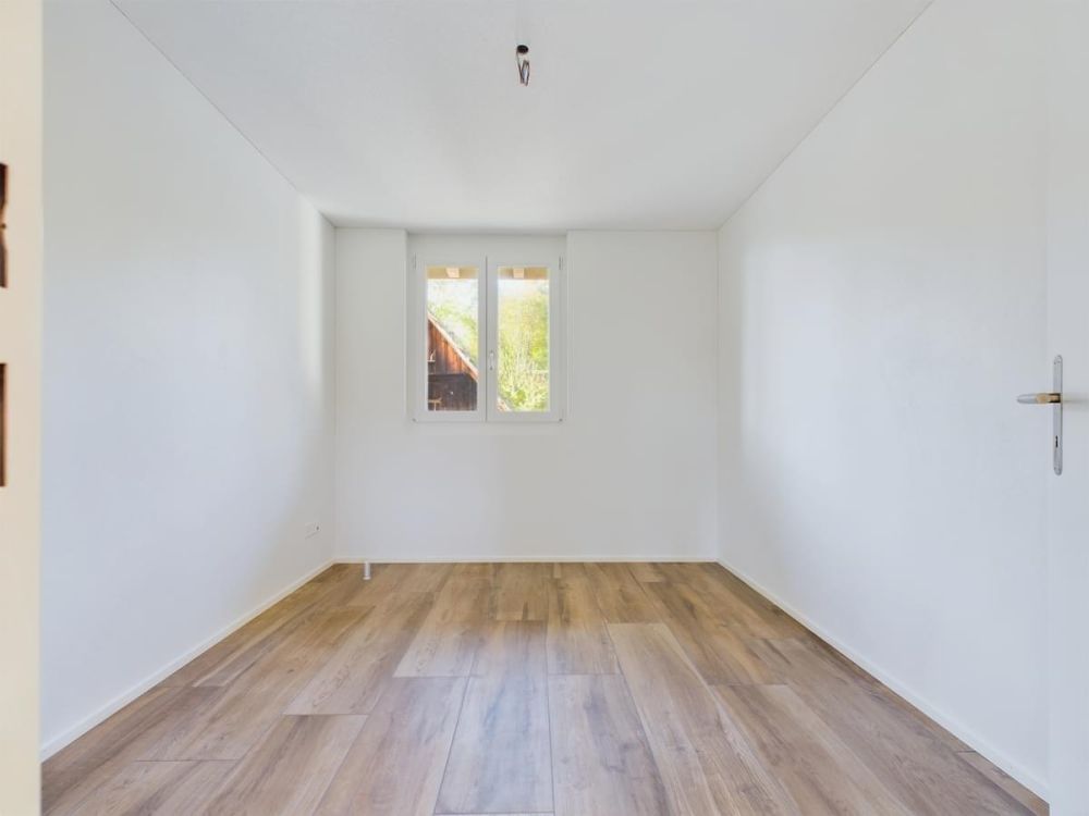 Wohnhaus mit 2 modernen Wohnungen  und viel Platz für Ihre Tiere - Bild 9