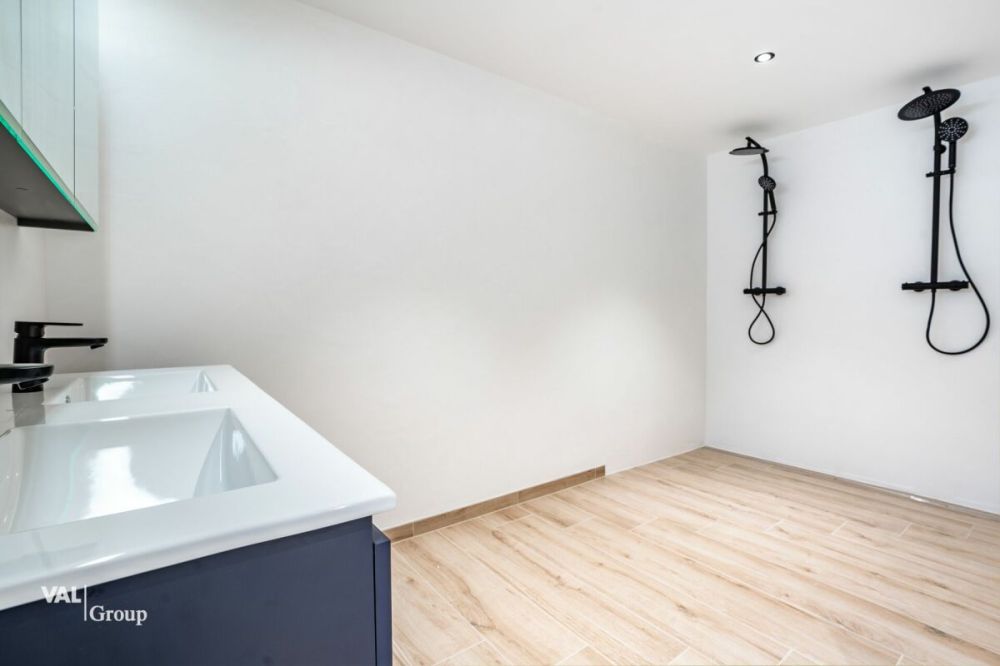 Architecture moderne et vue imprenable sur les Alpes valaisannes - Bild 12