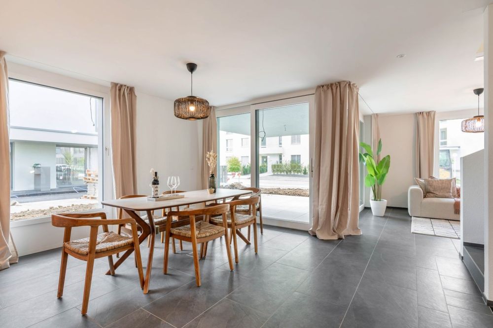 5.5-Zimmer-Doppeleinfamilienhaushälfte in kinderfreundlicher Umgebung -  Bild 1