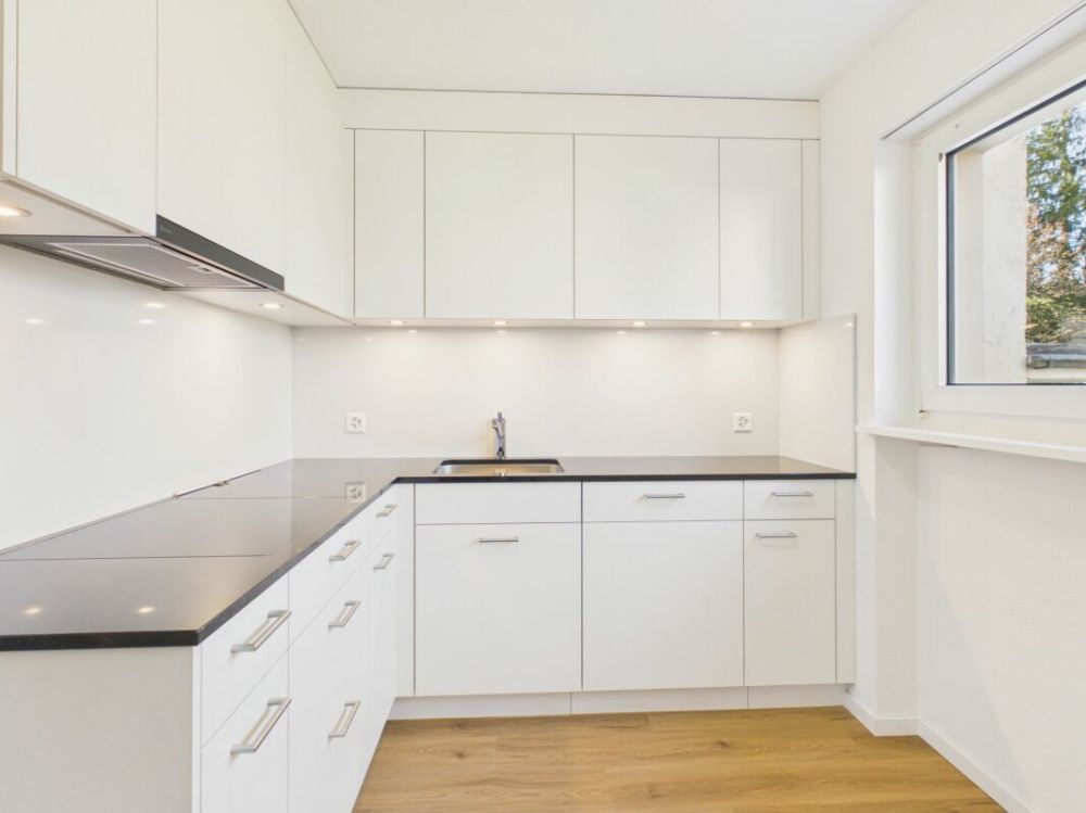 Erstbezug nach Totalsanierung: Stilvolle 4.5-Zimmer-Wohnung mit Top-Anbindung -  Bild 1