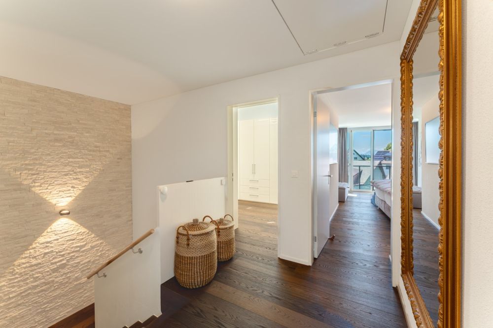 Familienfreundliche 5½ Zimmer-Minergie-Maisonette mit 2 Garagenplätzen im exklusiven Ausbaustandard -  Bild 10