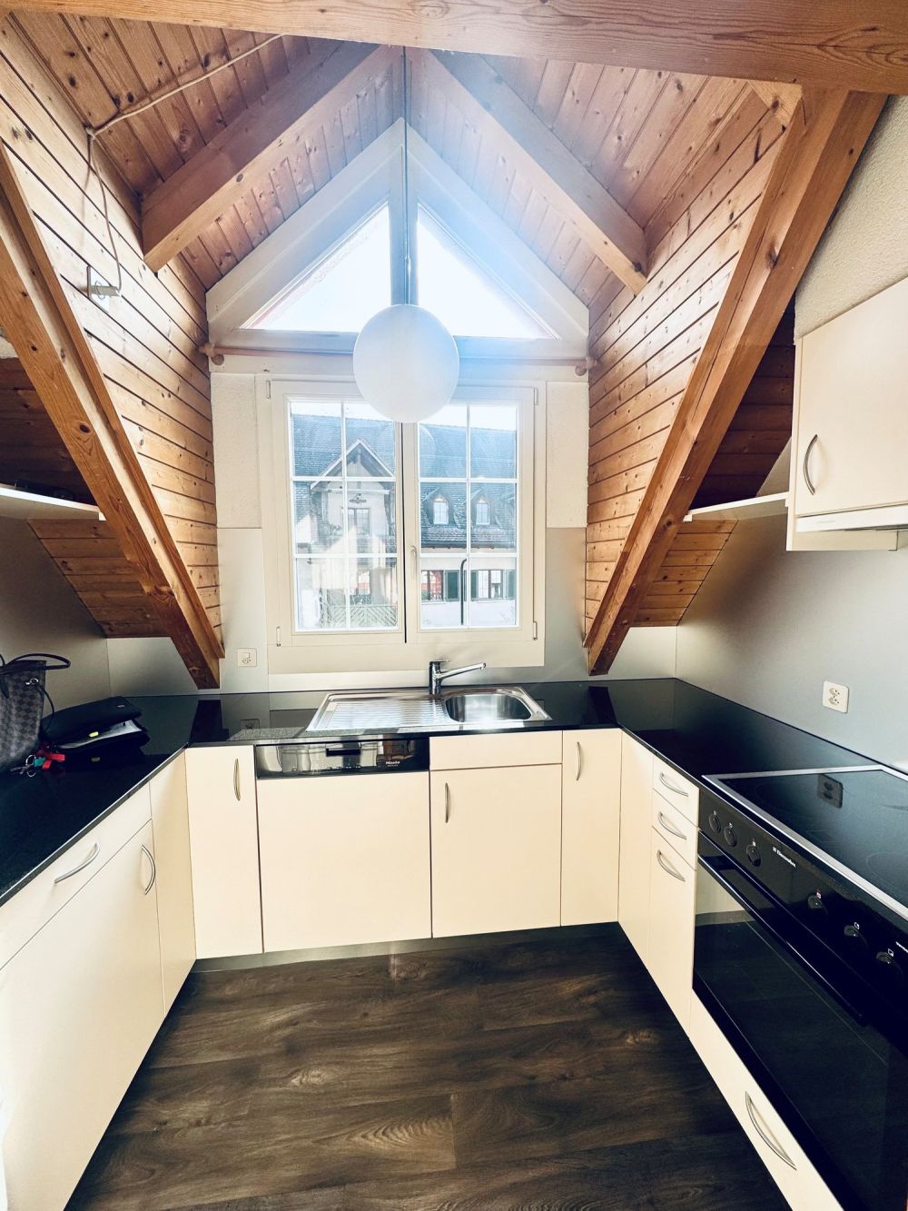 neu sanierte, stilvolle Maisonette-Wohnung im Dorfkern Tägerwilen -  Bild 8