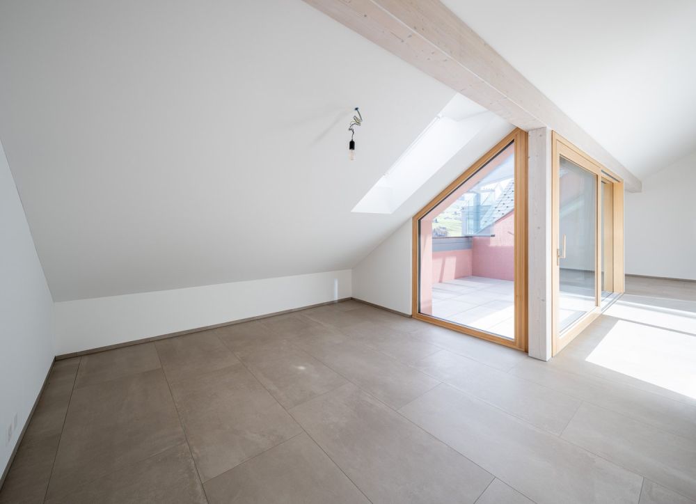 2.5 Zimmer Dachgeschoss Wohnung mit Loggia -  Bild 5