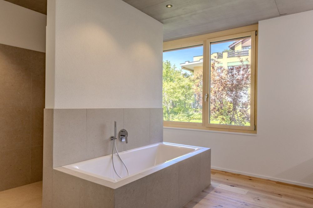 170 m² Gartenwohnung mit separatem Homeoffice / Atelierraum - Badezimmer