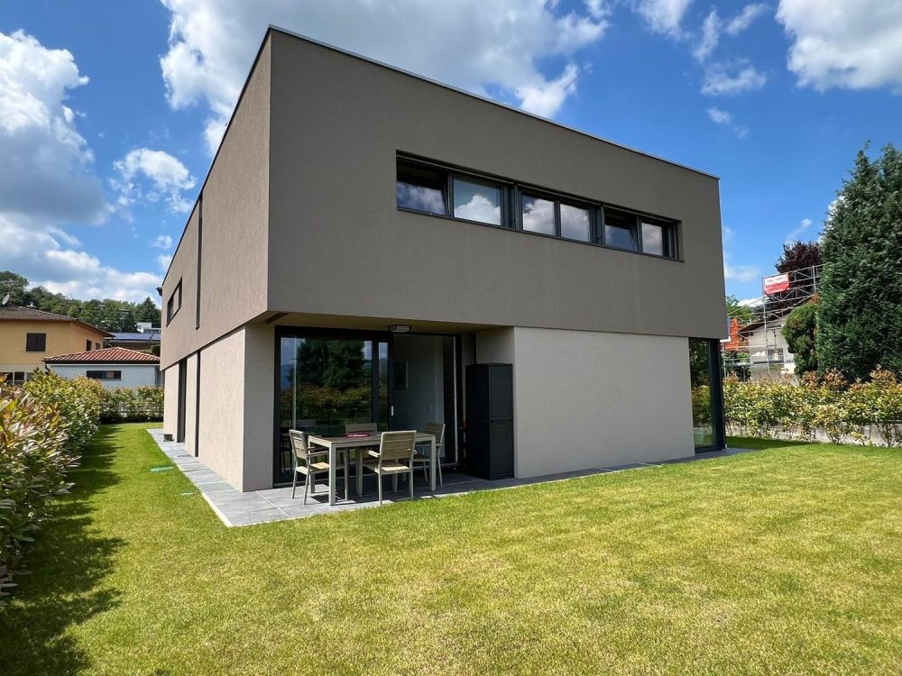 Nuova costruzione a San Pietro di Stabio: bifamiliare con spazio esterno privato - Bild 1