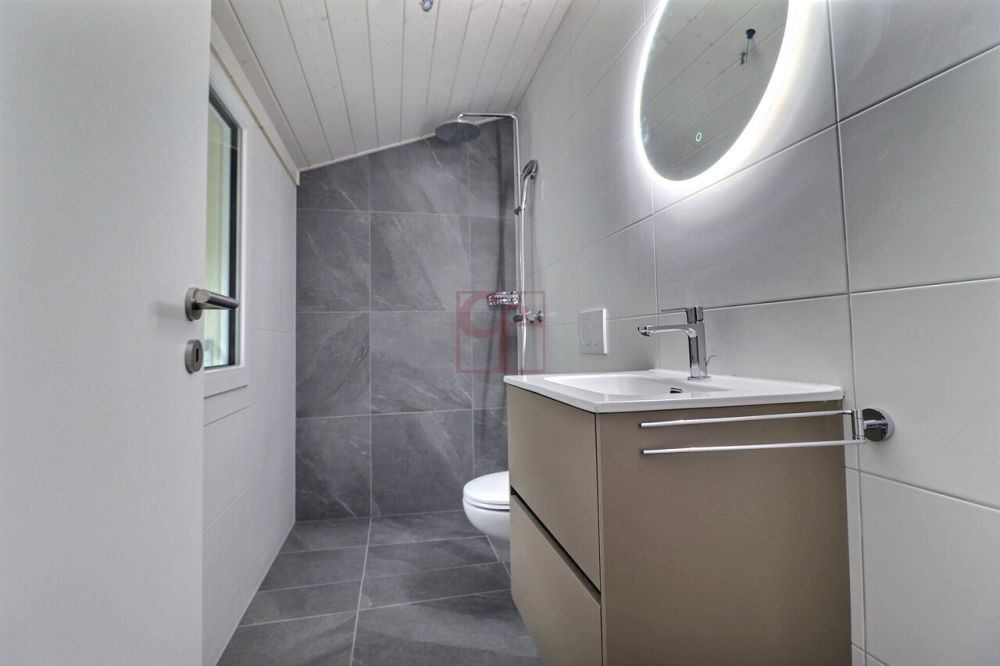 Villa individuelle et neuve à La Roche - Salle de bain avec douche (dans la chambre parentale)