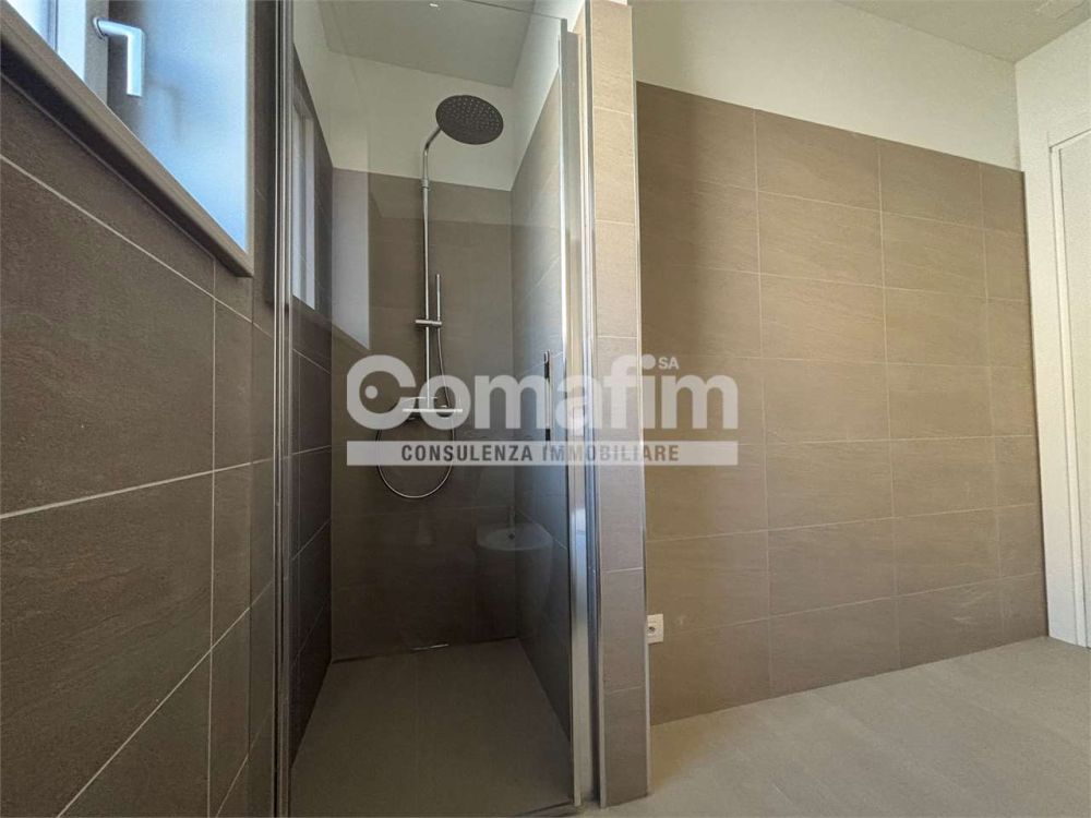 Chiasso : 2.5 locali al PT - Moderno con terrazzo - Bild 12