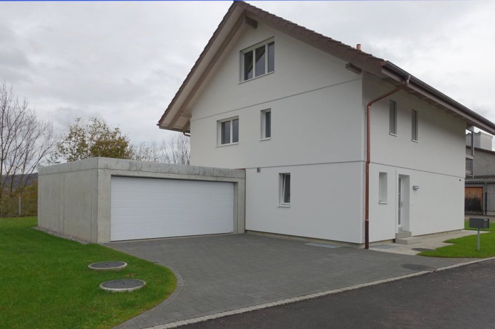 Schönes 6.5-Zimmer Einfamilienhaus mit viel Holz -  Bild 2