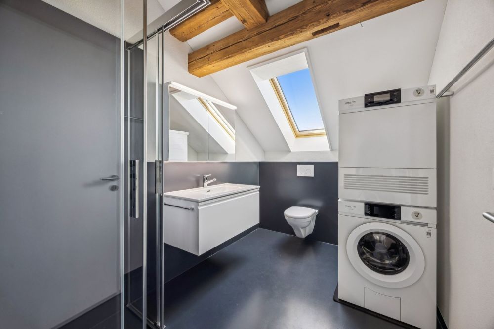 Exklusive 5.5-Zimmer-Dach-Maisonette mit Charme - Bild 11