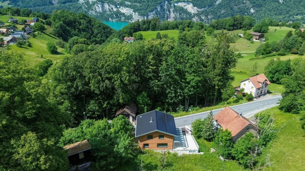 Eleganz trifft Lebensqualität: Exklusives Wohnen in Filzbach -  Bild 1