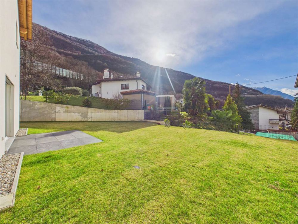 Nuova villa immersa nel verde a Sant'Antonino - Bild 12