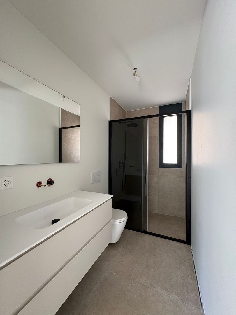 Moderno appartamento di 3.5 locali con ampia terrazza a Giubiasco -  Bild 10