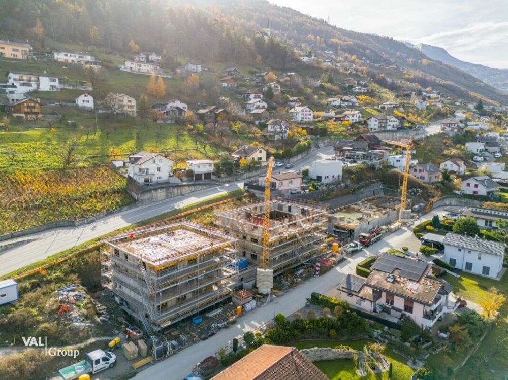 2.5 pièces en attique - confort moderne et vue dégagée - Bild 1