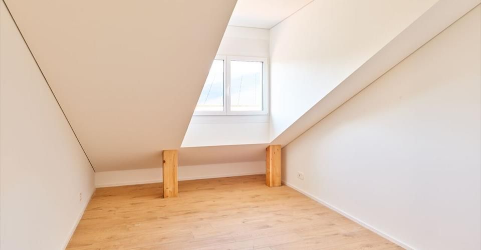 Luxueux 3.5 mansardé avec grande baie vitrée sur balcon - Appartement 3.5 pièces - image - 2