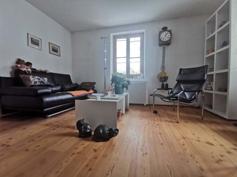 3.5-Zimmer-Wohnung mit atemberaubender Aussicht in Cazis -  Bild 2