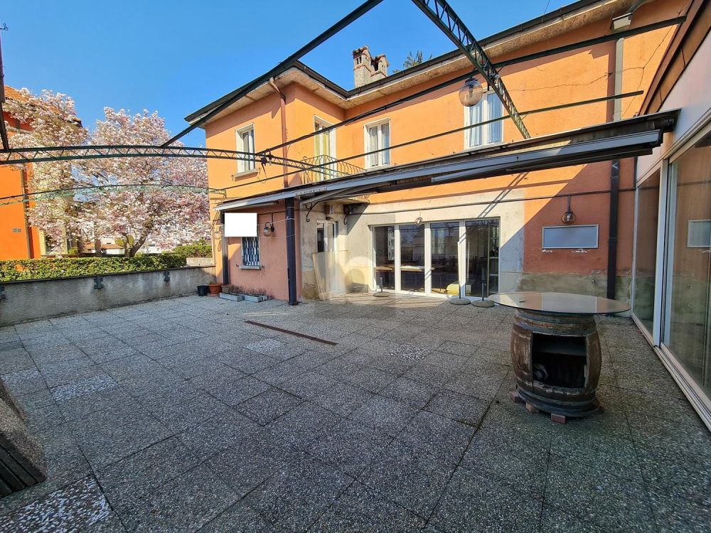 SPAZIOSO CON TERRAZZA -  Bild 1