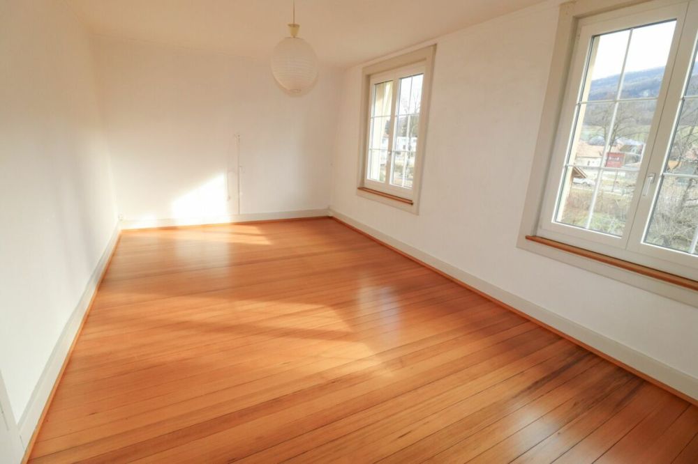8.5-Zi-Haus, auch als Mehrgenerationenhaus nutzbar, auf 1'441 m2 Land mit Baulandreserve -  Bild 11