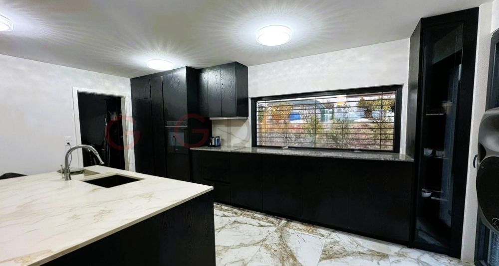 Élégante villa familiale avec Terrasse/ jardin, stationnements et haute performance énergétique -  Bild 1