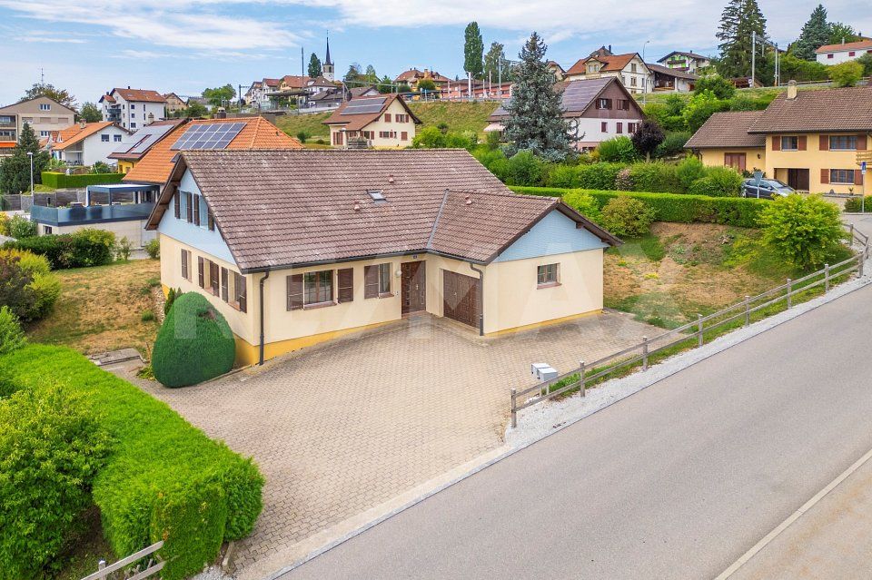 UNE VILLA, PLUSIEURS PROJETS, UN POTENTIEL EXCEPTIONNEL, 2 appartements 4.5 pièces -  Bild 1