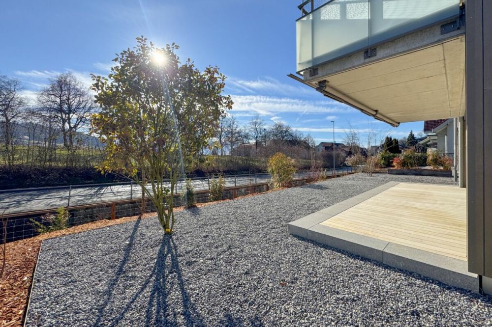 Design und Komfort, Ruhe und Naturblick: Neubau-Parterrewohnung beim Schloss - Bild 3