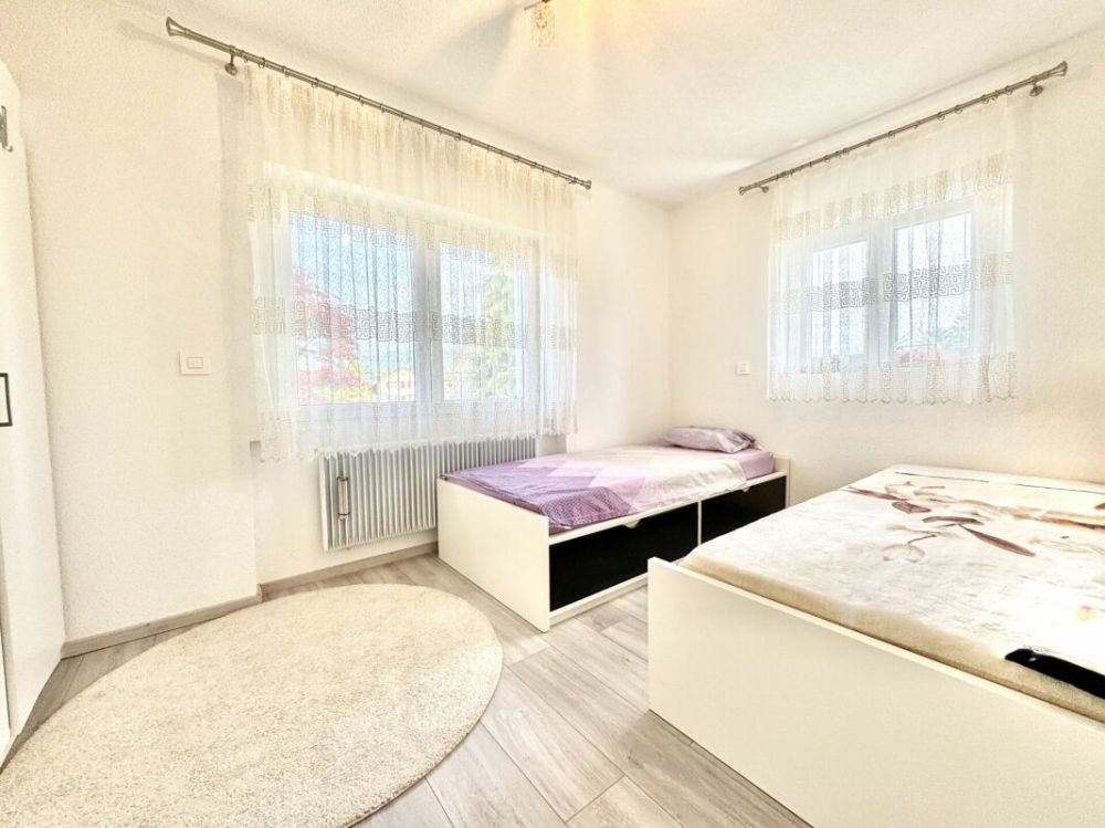 Mehrgenerationenhaus an ruhiger Lage - mit vielseitigem Schopf - Bild 8