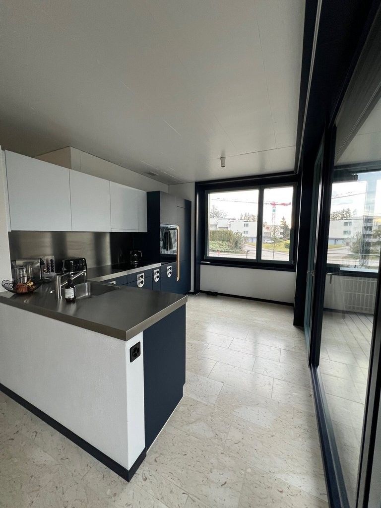 Moderne 4.5-Zimmer-Wohnung - stilvoll wohnen in Kloten - Küche