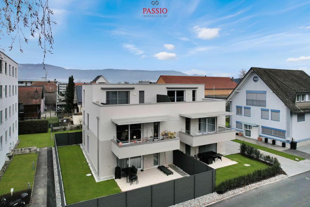 Neuwertige 2.5-Zimmer-Attikawohnung in gehobenem Ausbaustandard - Bild 3