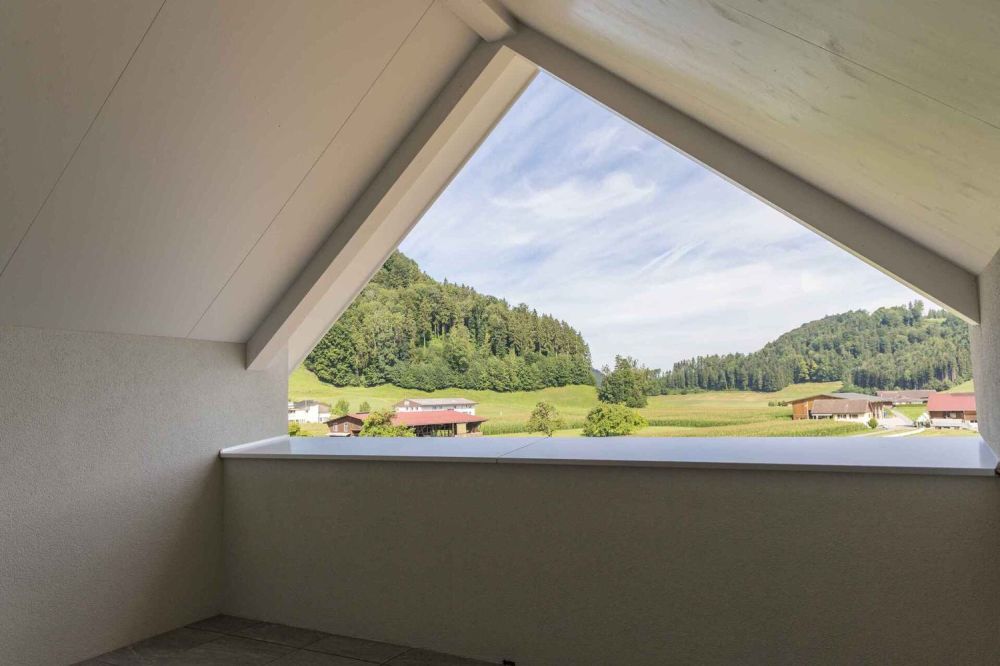 Grosszügige Neubau-Dachwohnung mit Weitblick und Natur - Loggia