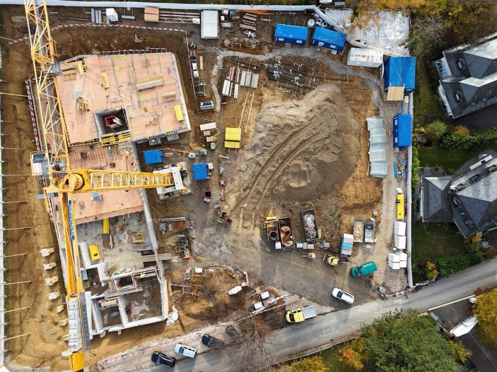 FÜR INDIVIDUALISTEN - WOHNERLEBNIS MIT DREI METER HOHEN RÄUMEN - Bild 2