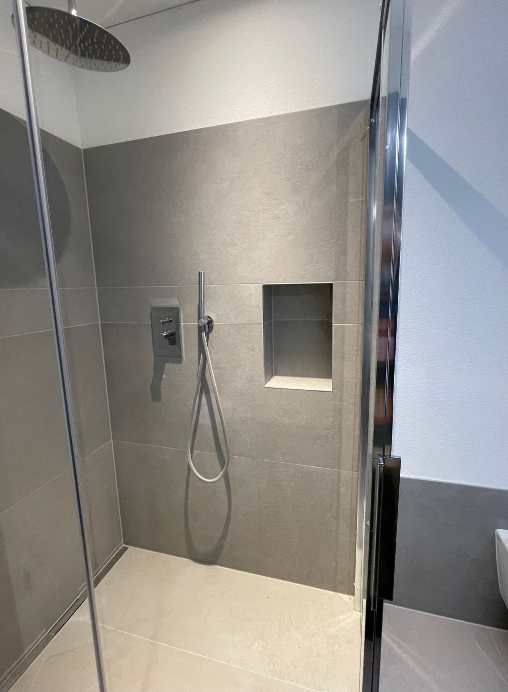 Dachgeschoss-Duplex in Monte Carasso mit interner Aufzugsanlage. -  Bild 8