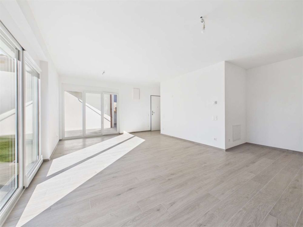 Nuova villa immersa nel verde a Sant'Antonino - Bild 3