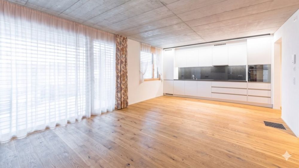 GEMÜTLICHE UND GROSSZÜGIGE 3.5 ZIMMER-WOHNUNG IN REBSTEIN -  Bild 4