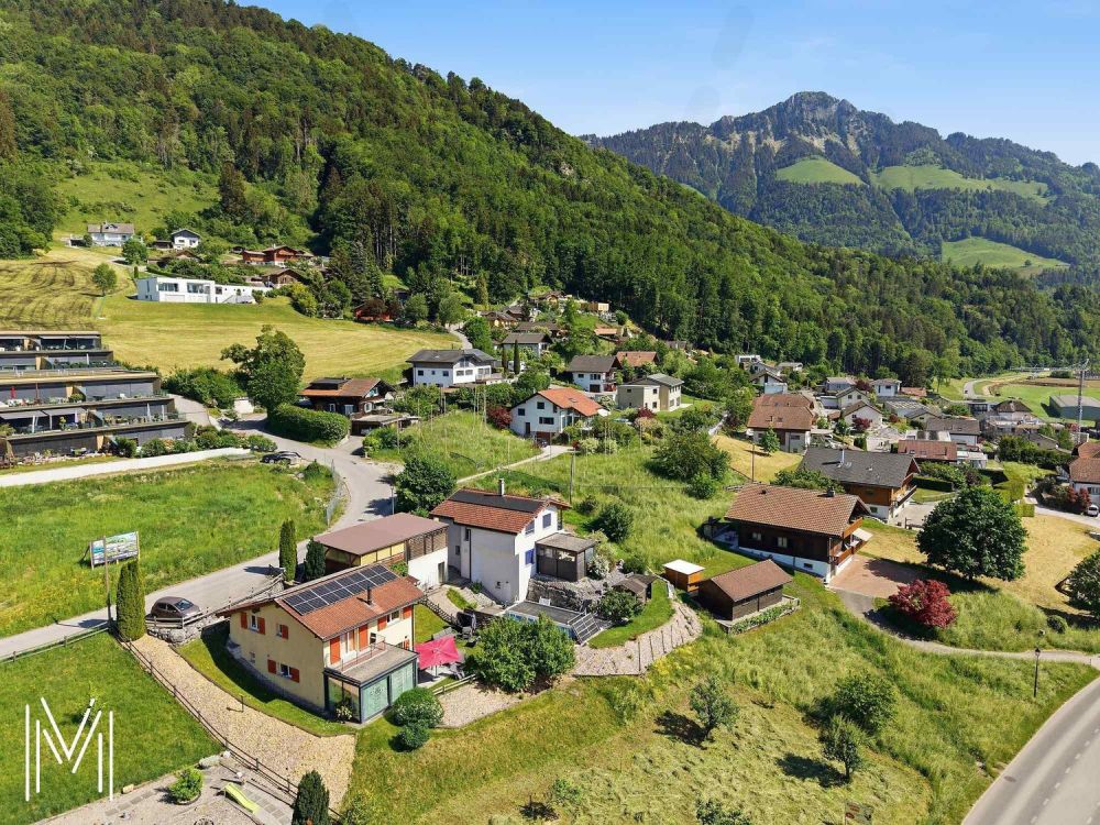 Verkauf von 3 aneinandergrenzenden Villen ? Zwischen See und Bergen, ein außergewöhnliches Wohnambiente -  Bild 10