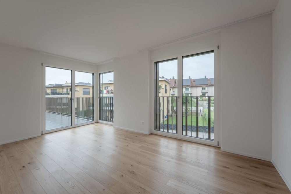 Grosszügige 3.5-Zimmerwohnung in Brüttisellen - Wohnzimmer.jpg