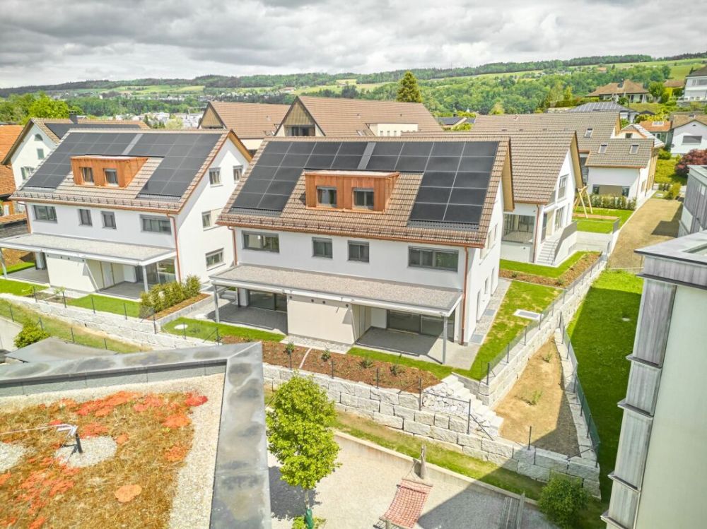6 1/2-Zimmer-Doppeleinfamilienhaus mit nutzbarer Landfläche -  Bild 13