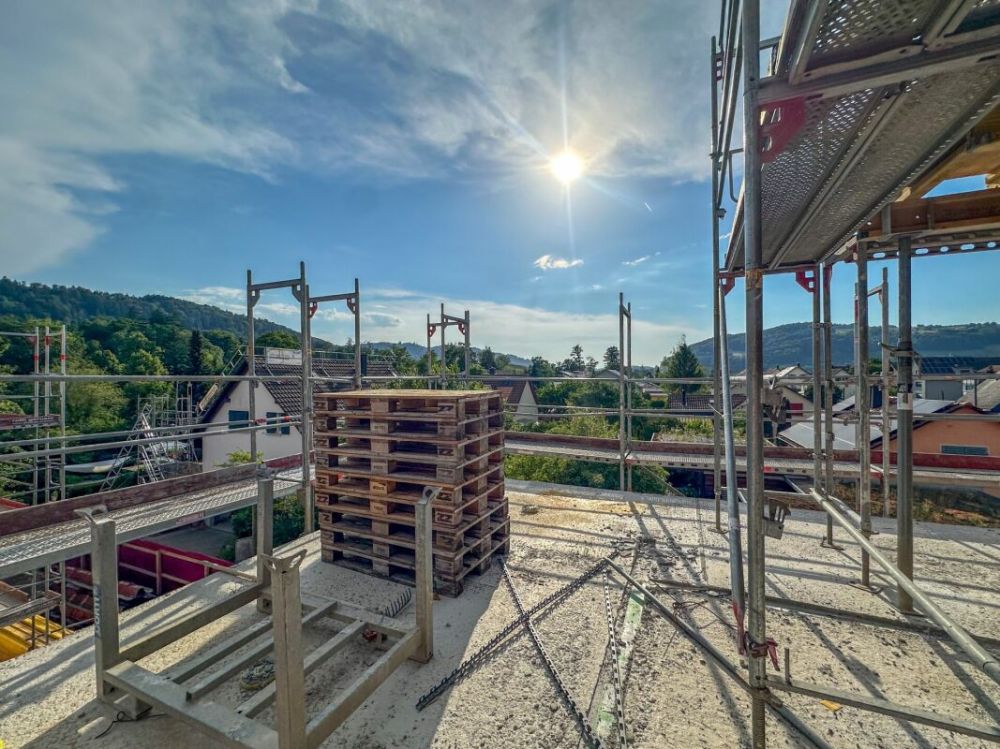 2½-Zimmer Attikawohnung - Mit Blick ins Grüne und in die Abendsonne -  Bild 3