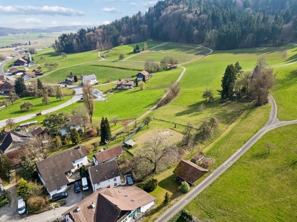 Ländlich gelegenes Grundstück zur Überbauung nur 15 Minuten vom Flughafen Zürich -  Bild 8
