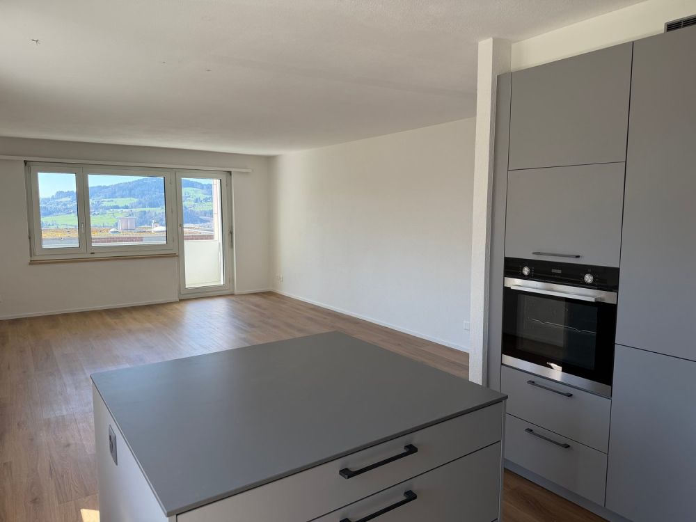 Erstbezug nach hochwertiger Totalsanierung – Wohnen mit Stil an bester Lage in St. Gallen -  Bild 3