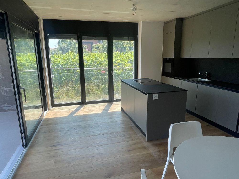 Elegante appartamento 4.5 locali con balcone, Mendrisio - Image 2