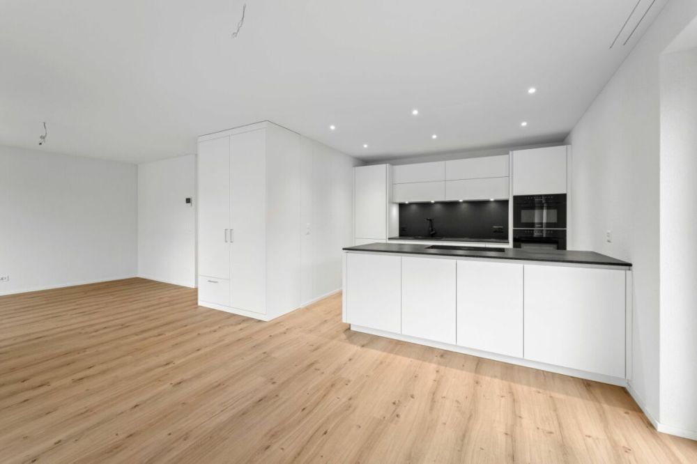 5,5 Zimmer-Doppeleinfamilienhaus - Küche vom Wohnbereich