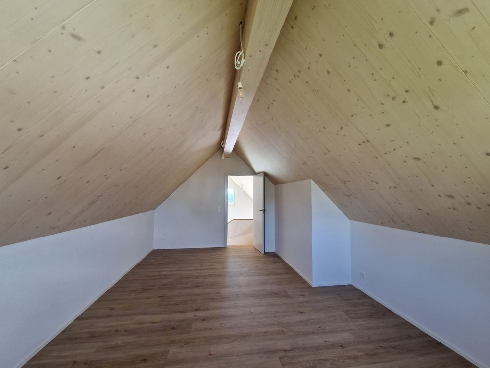 Neubezug – Exklusive 4½-Zimmer-Maisonettewohnung im Zweifamilienhaus -  Bild 1