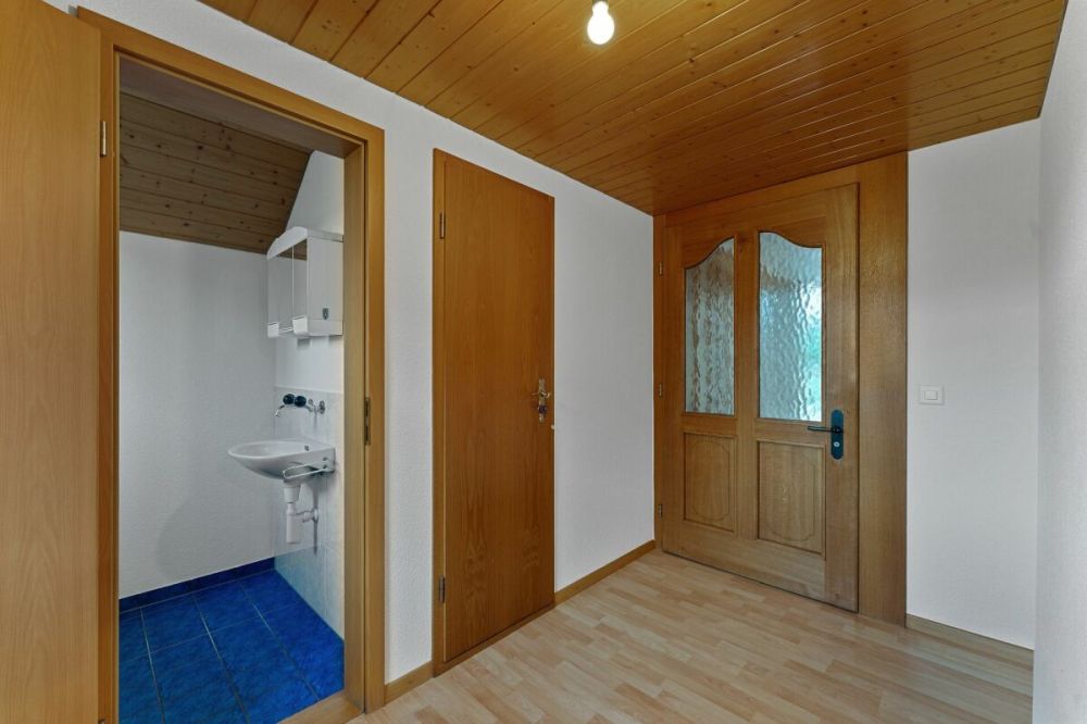 Zweifamilienhaus / EFH mit Einliegerwohnung - 4.5 Zimmer Haus