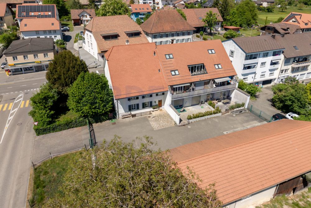 Stilvoll saniert. Vielseitig nutzbar. - Drone Innenhof