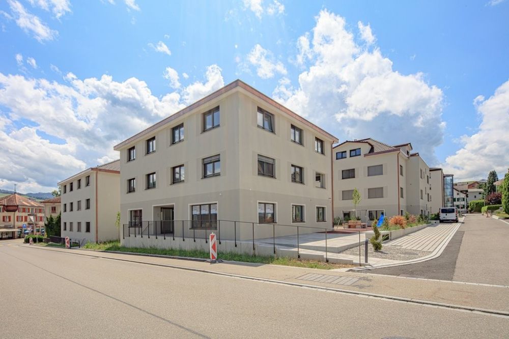MODERNE WOHNUNG IN BÜTSCHWIL -  Bild 1