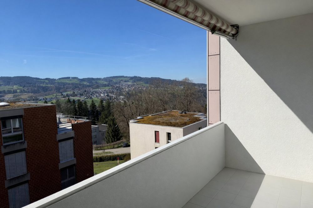 Erstbezug nach hochwertiger Totalsanierung – Wohnen mit Stil an bester Lage in St. Gallen -  Bild 3