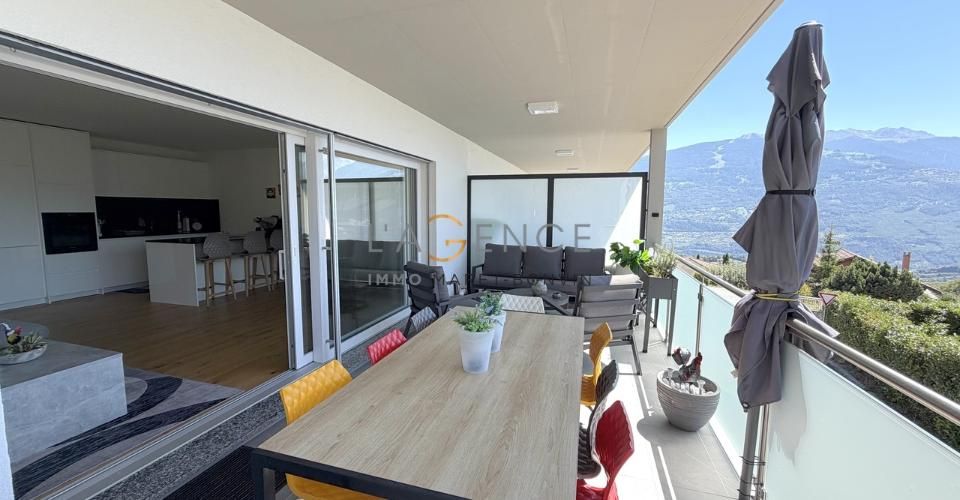 APPARTEMENT DE 4,5 PCES AVEC GRANDE TERRASSE DE 21 M2 - Appartement 4.5 pièces - image - 1