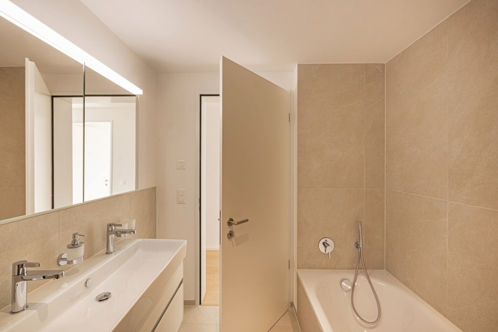 Modernes Wohnen mit Bündner Lebensqualität  Exklusive 5.5-Zimmer-Wohnung in Domat/Ems -  Bild 7