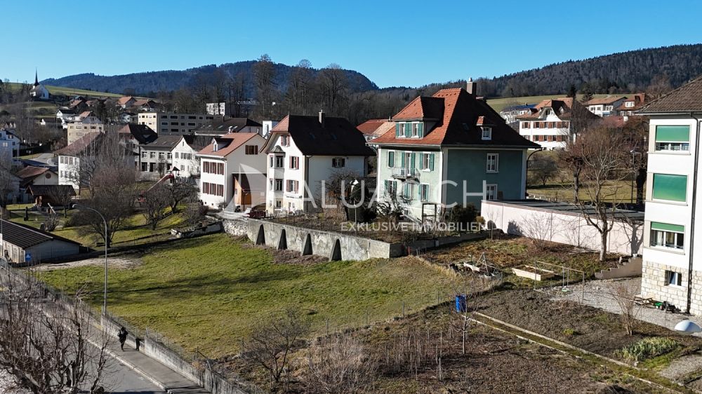 5.5 ZIMMER DACHWOHNUNG - Lage