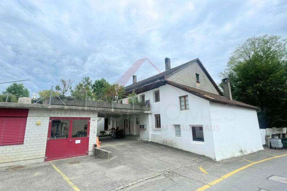 Grosszügiges Zweigenerationenhaus in Grenchen - 14.5 Zimmer, grosses Grundstück und vielseitiges Potenzial - Bild 2