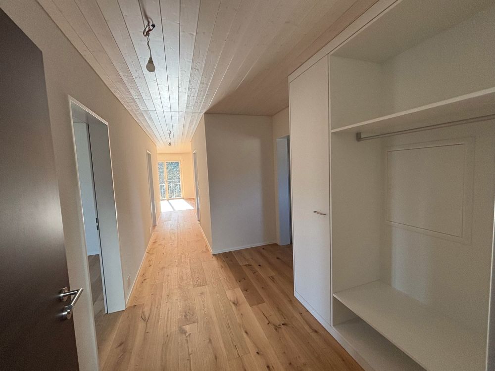 Moderne 4.5-Zimmer-Dachgeschosswohnung mit grossem Balkon – Wohnen an bester Aussichtslage -  Bild 6